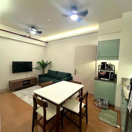 Bed and Breakfast Pioneer Woodlands Mandaluyong Exteriér fotografie