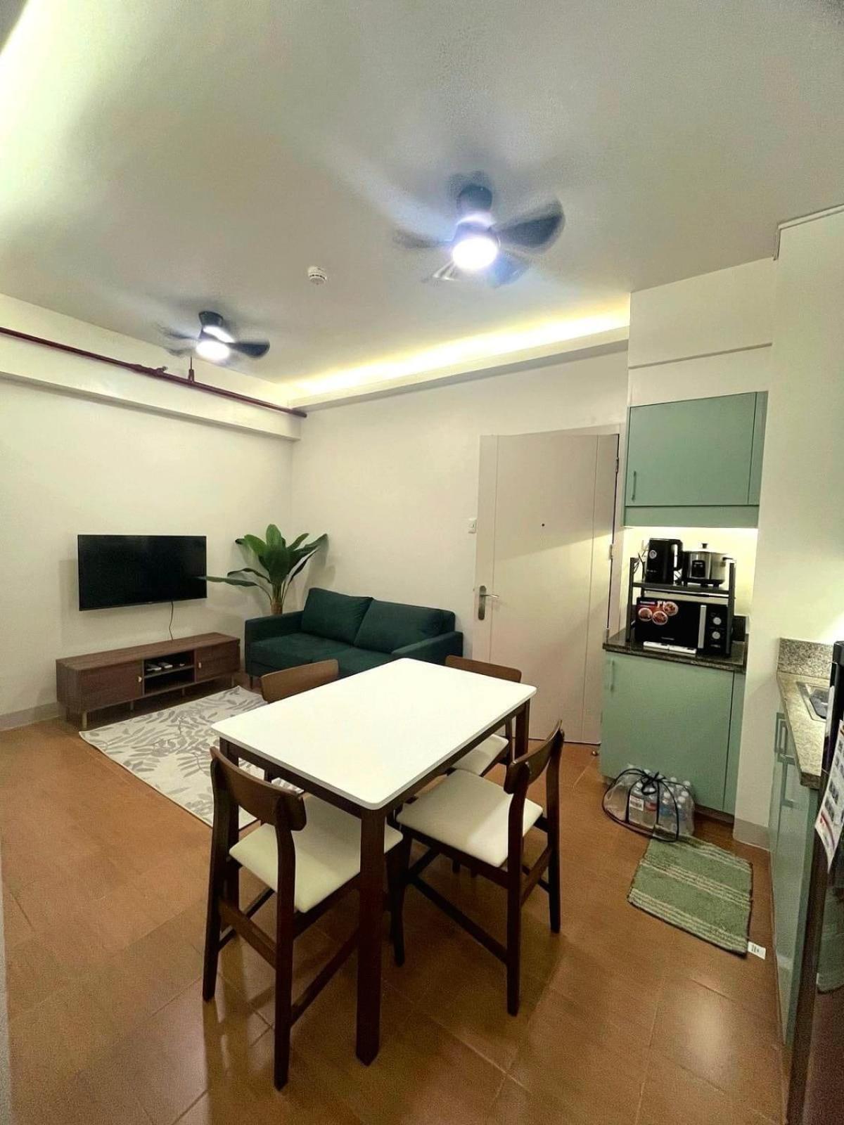 Bed and Breakfast Pioneer Woodlands Mandaluyong Exteriér fotografie