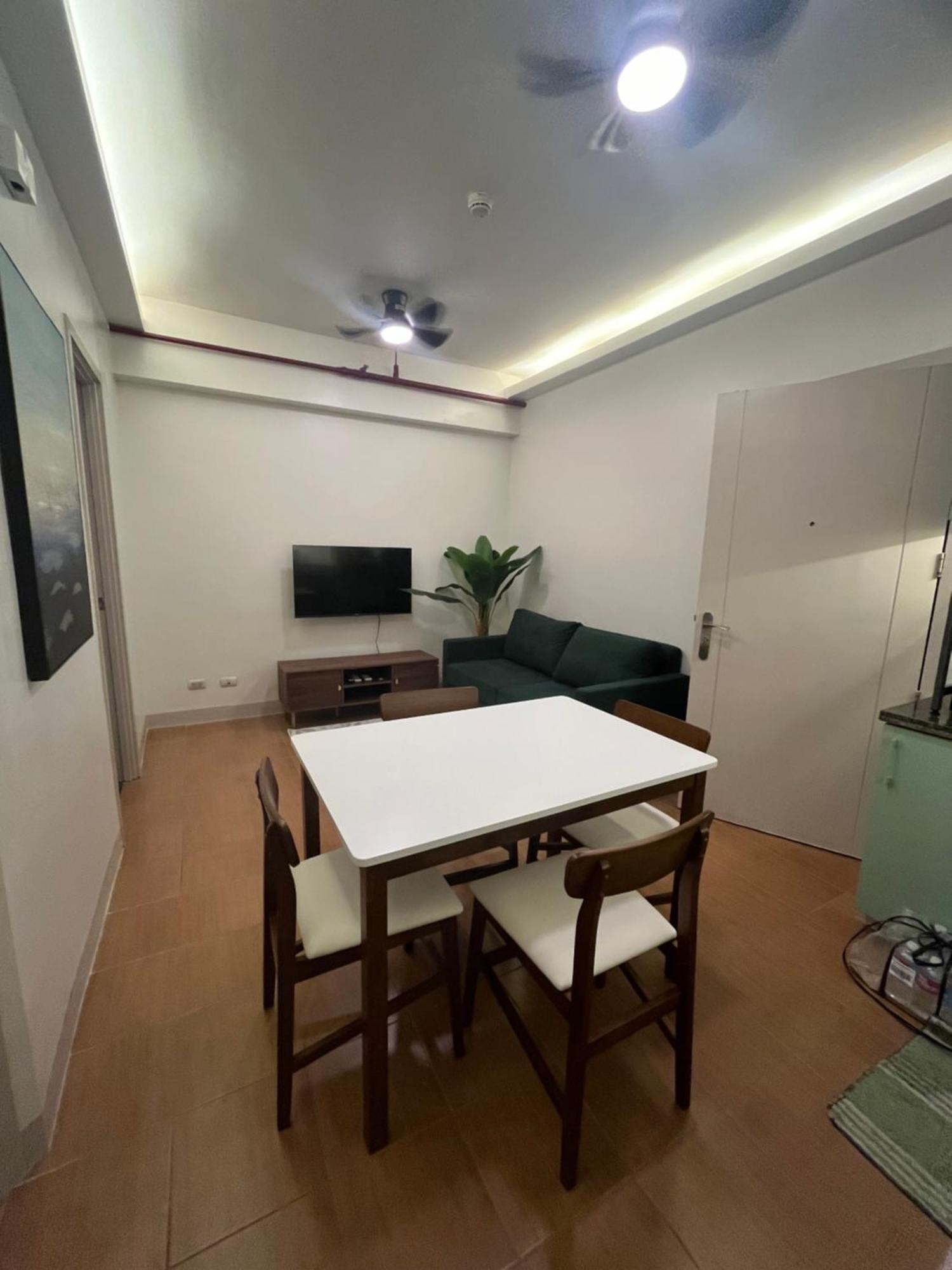 Bed and Breakfast Pioneer Woodlands Mandaluyong Exteriér fotografie